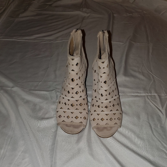 Michael Kors - Picture 2 of 7